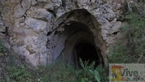 Arrancacepas. Cueva del Vino