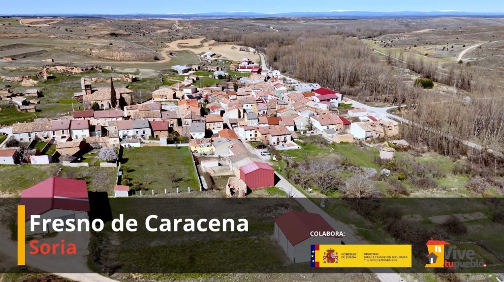 Vista aérea del pueblo Fresno de Caracena en Soria